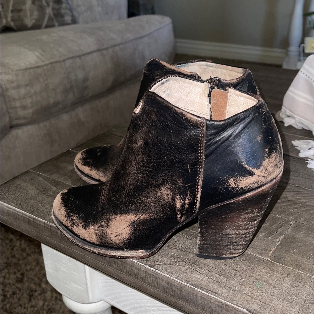 Freebird Detroit Booties
Freebird by Steven - Picture 4 of 16